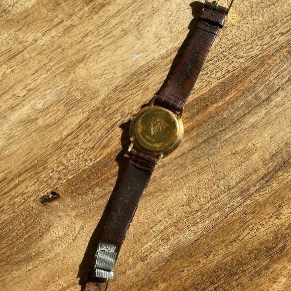 Gucci 3000M 18K GP Men's/Women's Watch with Red & Green needs strap and battery - Picture 5 of 8